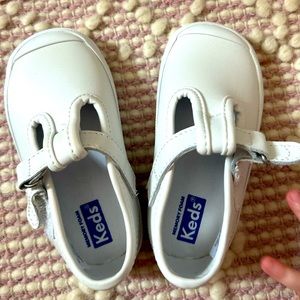 Champion Toe Cap T-strap - little kids - size 5 toddler